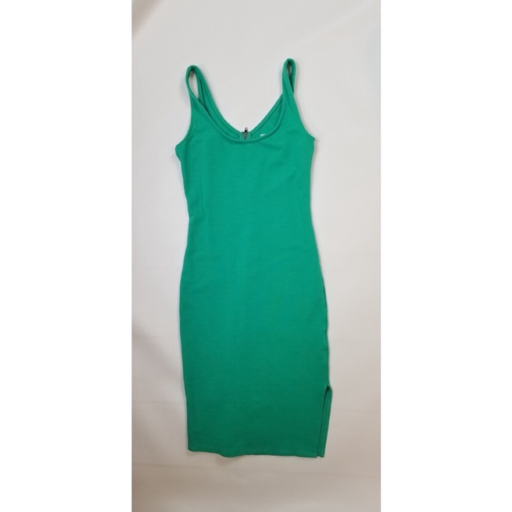 Such a cute dress! Bought off here but it is too small. Great condition.